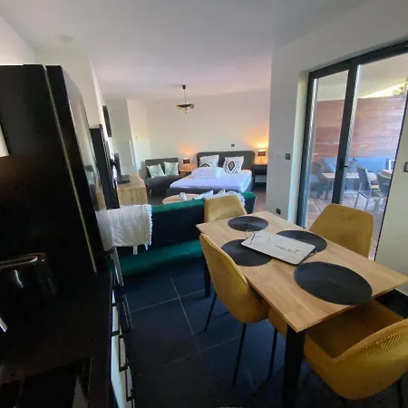 Apartment Nice, Splendide 4p Residentiel, Terrasse Vue Piscine , Garage Nizza