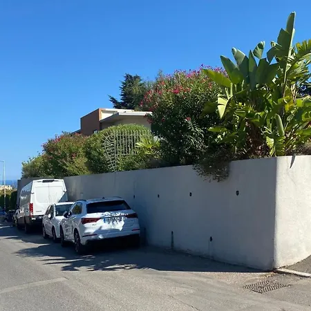 Apartment Nice, Splendide 4p Residentiel, Terrasse Vue Piscine , Garage Nizza